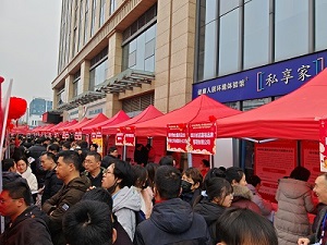 “百米小巷”人潮涌動(dòng)！瑞方人力助力2025年武侯區(qū)春風(fēng)行動(dòng)專場(chǎng)招聘會(huì)“開門紅” 第3張