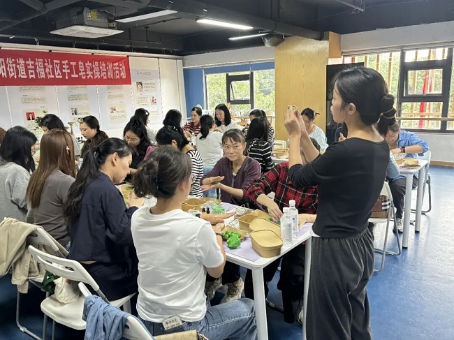 “皂”亮就業路，瑞方人力以專業服務助力晉陽街道吉福社區靈活就業 第2張